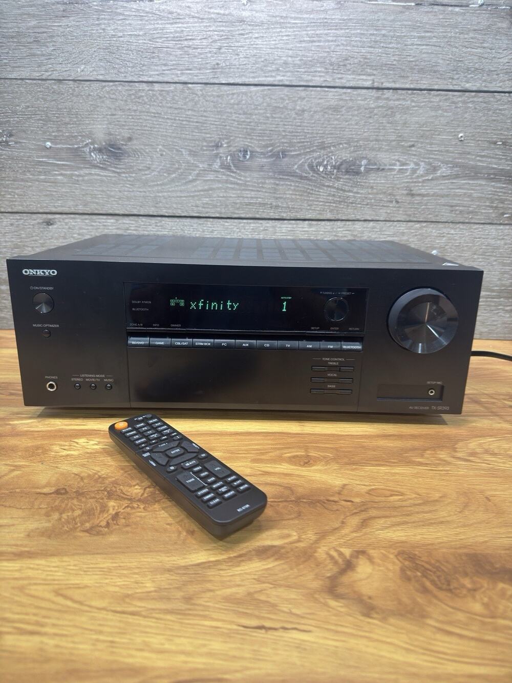 Onkyo TX-SR393 5.2 Channel 4K Ultra HD AV Receiver Bundle Remote Tested Working